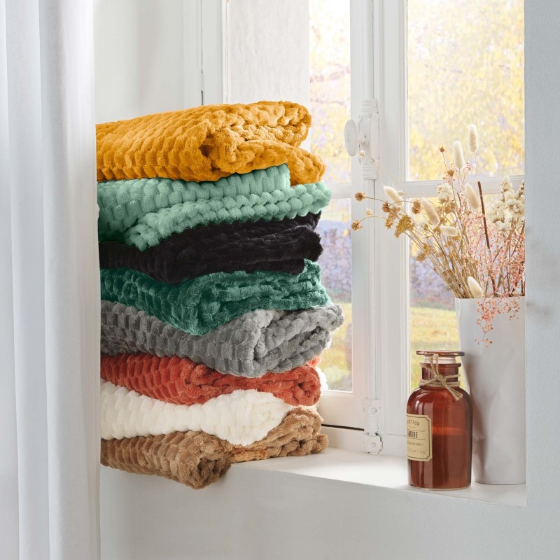 Plaid Breetzy – Flanelle relief ultra-douce | Confort et style pour votre intérieur