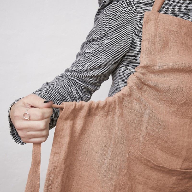 Tablier ajustable en lin lavé SOLINE – Élégance et praticité en cuisine