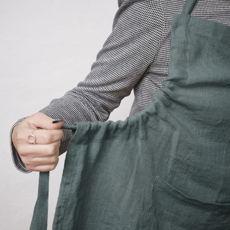 Tablier ajustable en lin lavé SOLINE – Élégance et praticité en cuisine