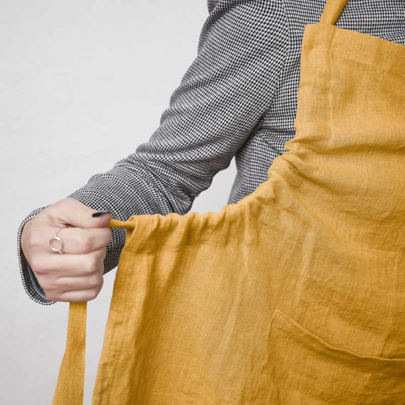 Tablier ajustable en lin lavé SOLINE – Élégance et praticité en cuisine